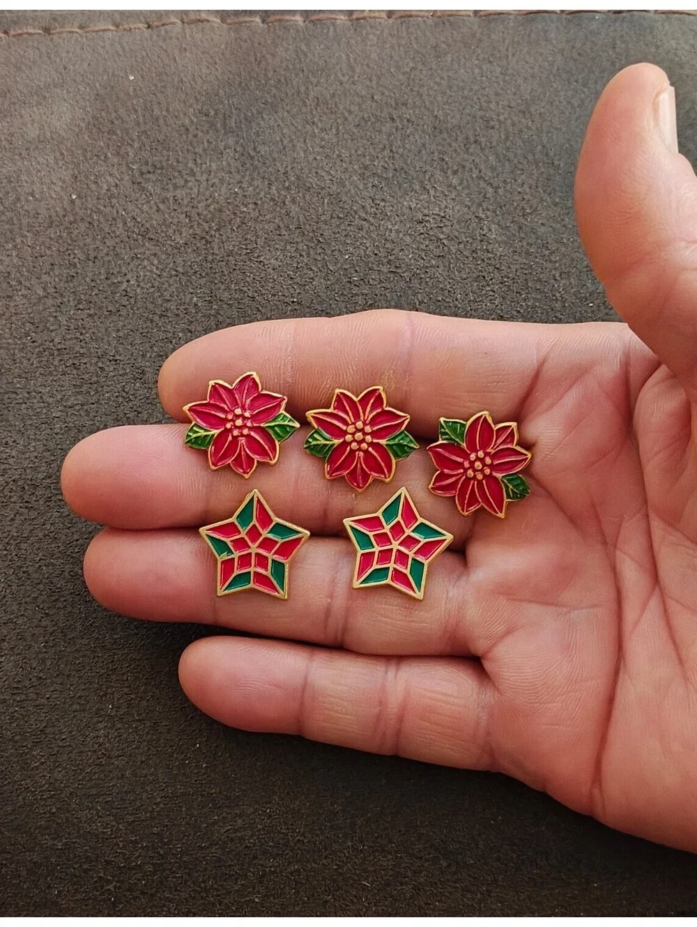 70s Set Of 5 Hand Painted Enamel Christmas Poinsettia & Geometric Stars Buttons